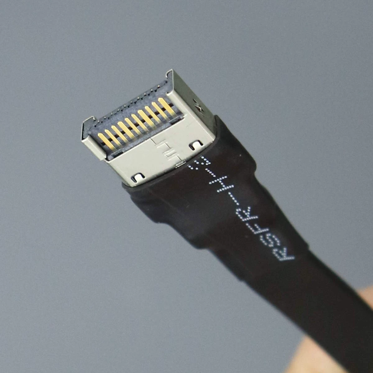 USB 3.2 연장 케이블 (나사 구멍 장착형) Type-E(공) to Type-E(암) - 메인보드 전후면 케이스용 F9T-F6A 20P 0.2m [ZBN001-060]