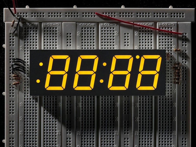 Yellow 7-segment clock display - 1.2